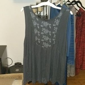 Lace trimmed sleeveless top